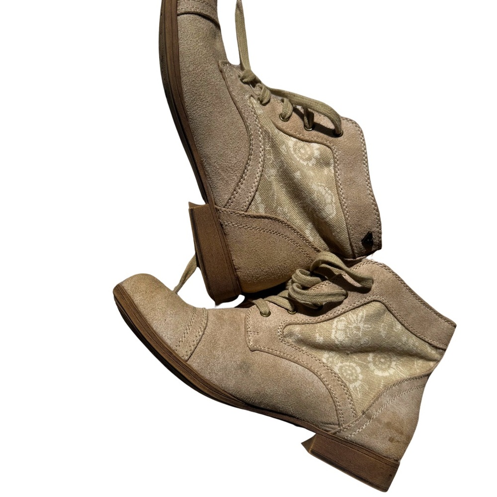 Roxy Beige Suede Ankle Boots Size 8 Lace up fall/winter vibe
